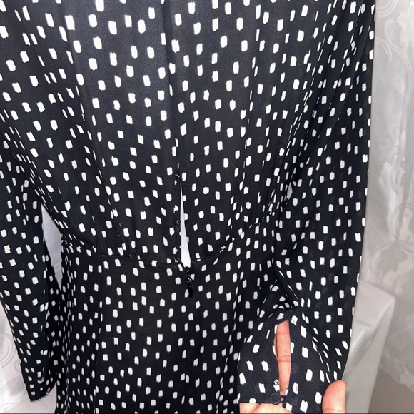 BCBG MAXAZRIA B&W Collared Buttoned Front Dress - Picture 10 of 12